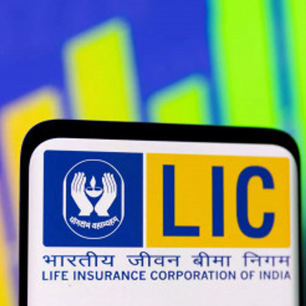 Great enthusiasm among policy holders to invest money in LIC IPO, Full Subscribe till 12:30 pm