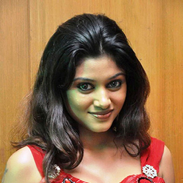 Oviya