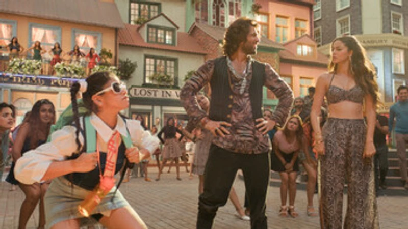 Akdi Pakdi From "Liger"