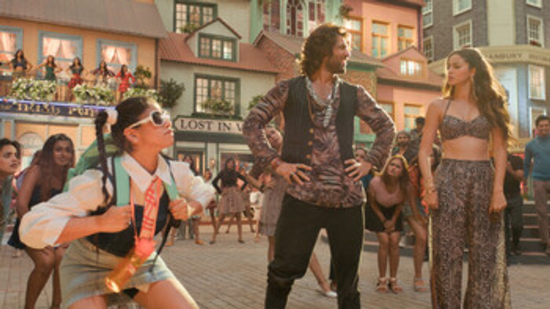 Akdi Pakdi From "Liger"