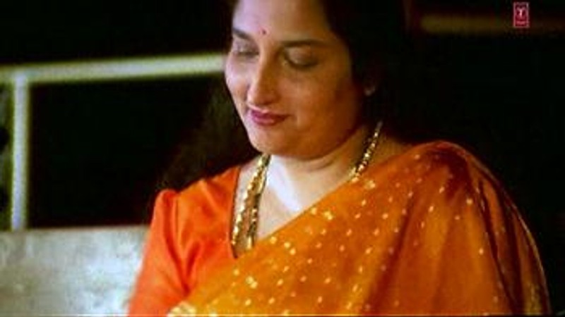 Choodi Bhi Zid Pe Aai Hai