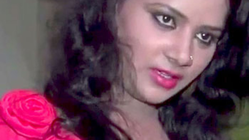 Akeli Ladki