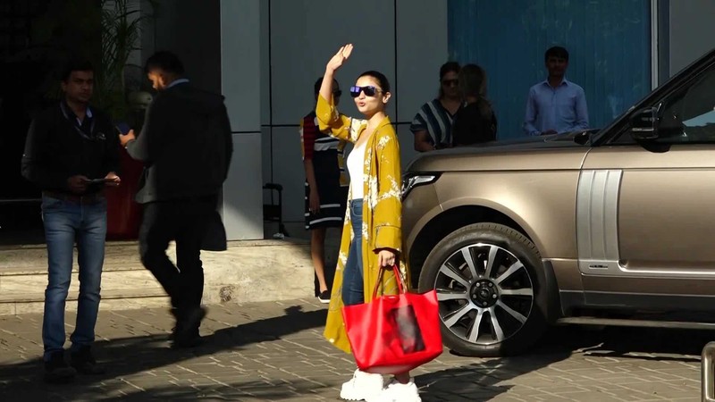 SPOTTED: Alia-Sona At Kalank Sets