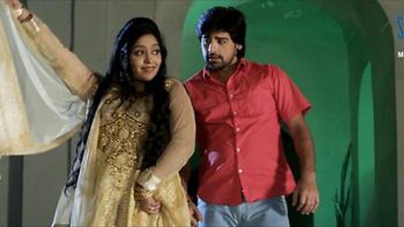 Jada Mein Garmi
