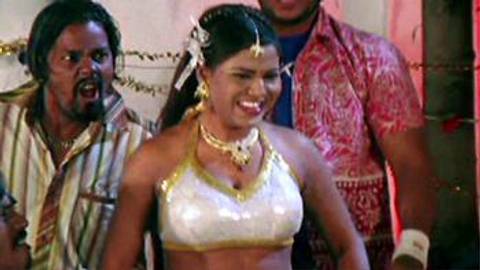 Lachkal Kamariya Toot Gail Khatiya (Item Song)