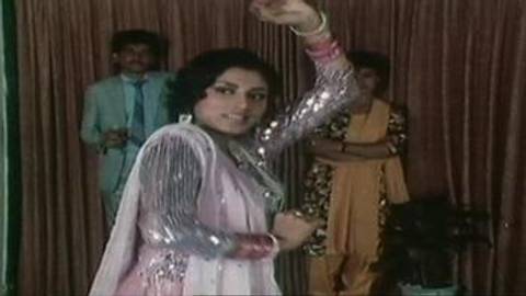 Kali Teri Choti Hai