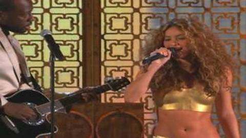 Hips Don't Lie (featuring Wyclef Jean) Live At The Grammys