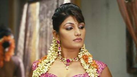 Madiraa Pilla Edurai Illa [From "Billa, 2 (Telugu)"]